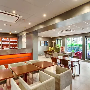 Jade Hotel
